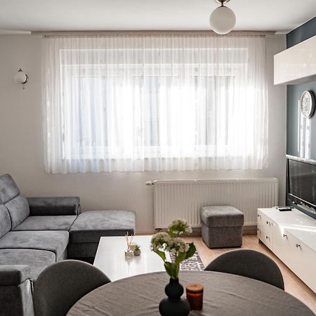 Apartman Hendrix Zagabria Esterno foto